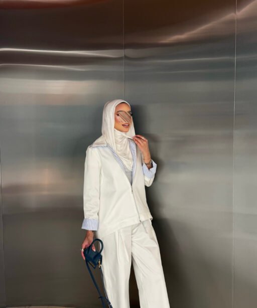 Alternative view of White jeans set